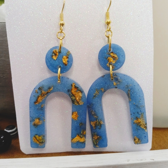 Blue and gold handcrafted resin earrings - Picture 2 of 6